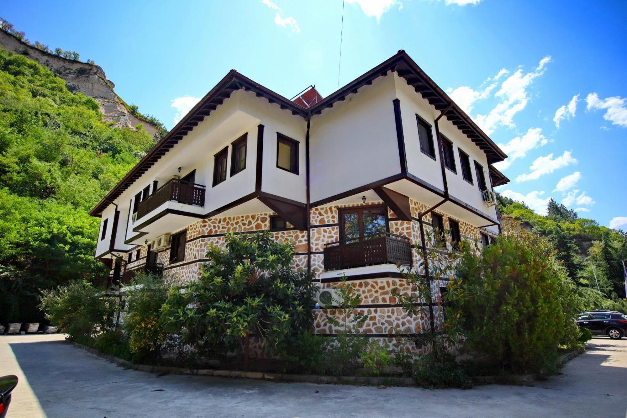 Hotel свети трифон Melnik (Blagoevgrad)
